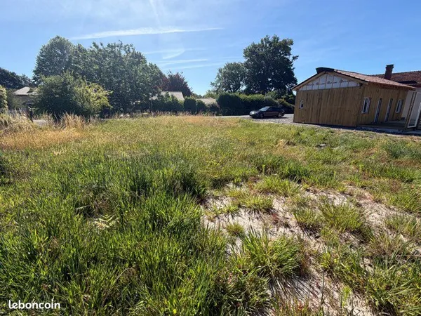 Terrain à bâtir PROCHE LAC permis accepté et purge construction immédiate