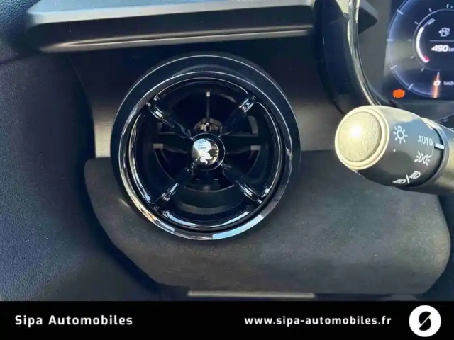 Alfa Romeo Junior 1.2 ibrida 145 ch e-dct6 — photo 25