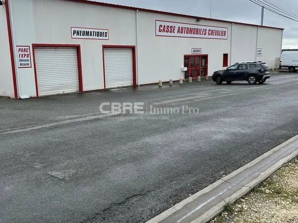 Local commercial 980 m²