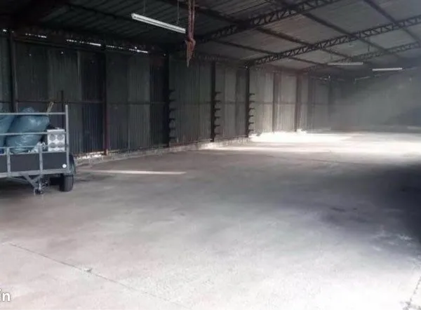 Hivernage véhicule hangar