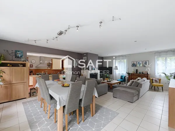Maison familiale, vie de plain-pied et jardin sans vis-à-vis