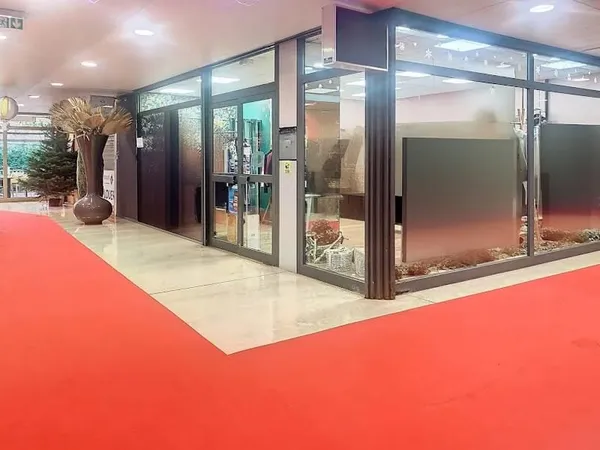 Local 103 m²