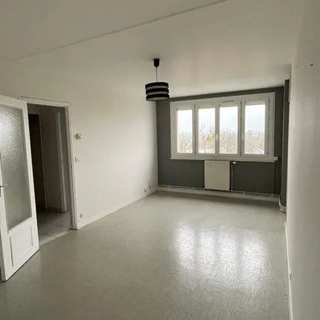 Appart T2 non meublé de 47 m². 1 chambre+ place de parking+cave. Tramway et commerces au pied