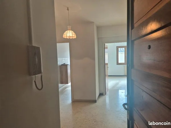 Location T2 avec garage