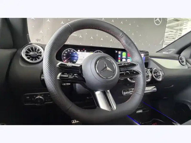 Mercedes Gla 200 d amg line — photo 27