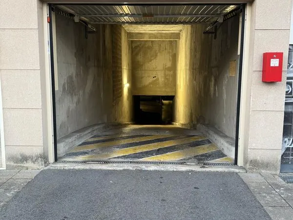 Place de parking sécurisée - Bussy-Saint-Georges (5 min gare)