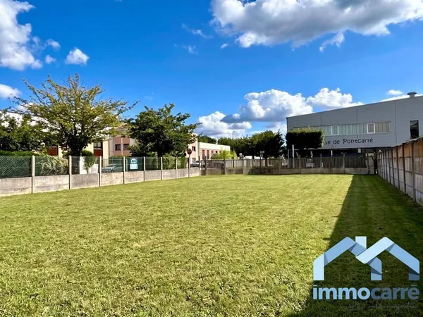 Terrain 441 m²