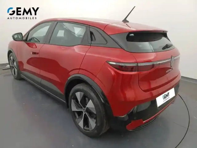 Renault Megane e-tech ev60 220 ch super charge — photo 17