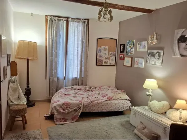 Chambre de 14m2 à louer sur Saint-Nazaire-de-Pézan