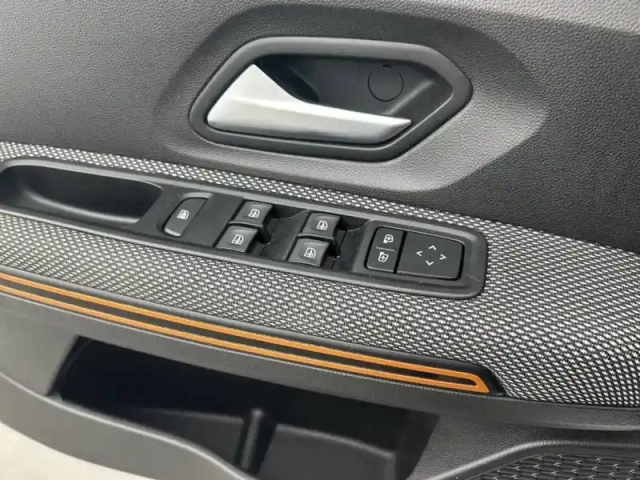 Dacia Sandero eco-g 100 - 22 — photo 18