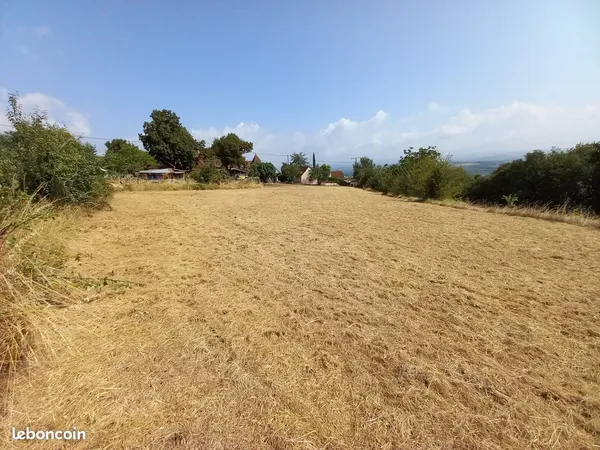 Terrain de 3 189 m² au coeur du hameau de Bonnard - Strenquels