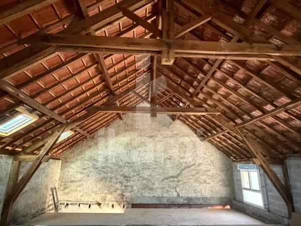 Appartement de 46 m2 en état de plateau À aménager selon v