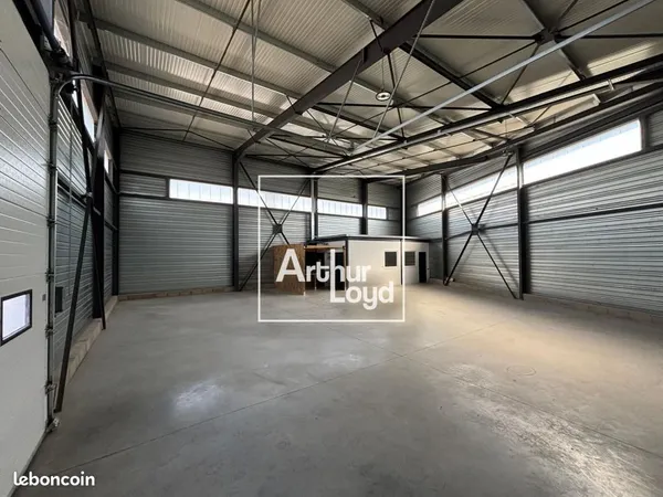 Local d'activité 238 m²