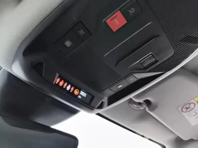 Peugeot 408 hybrid 136 e-dcs6 gt — photo 13