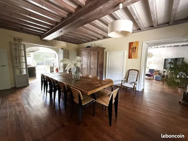 Maison 15 pièces 270 m²