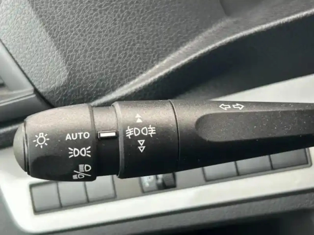 Opel Vivaro fg m 2.0 bluehdi 145ch pack premium connect 3 places + plancher — photo 13