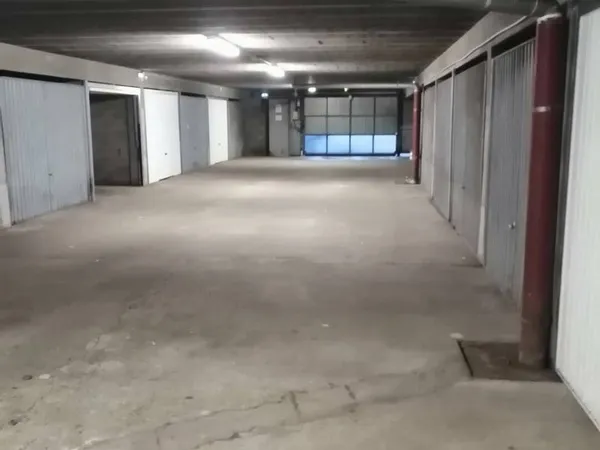 Parking 13 m²