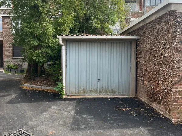 Garage Box Parking fermé