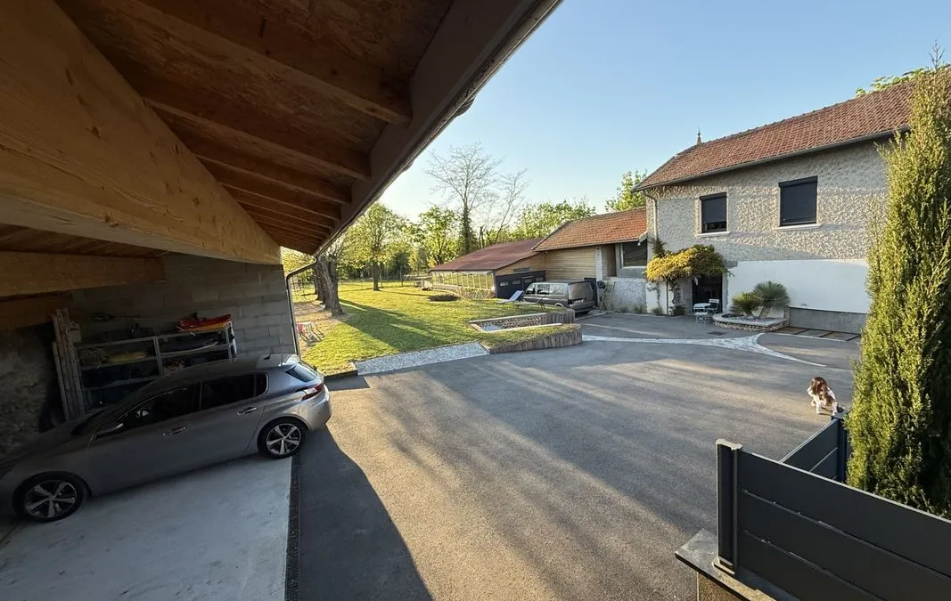 Photo 1