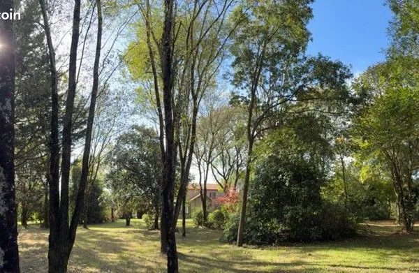 Terrain à bâtir de 705 m² à PORNIC (44)