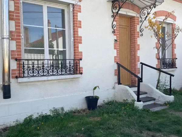 Maison Mantes La Ville 6 pièces 102 m2 , proximité immédiate centre ville et A13