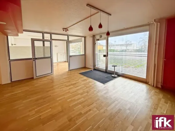 Local commercial 90 m²