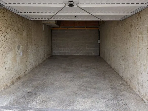 Parking 14 m²