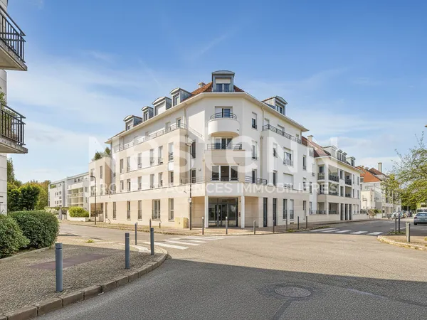 Appartement Montigny Le Bretonneux. Le village Appartement 70 m², 3 pièces Double place de parking