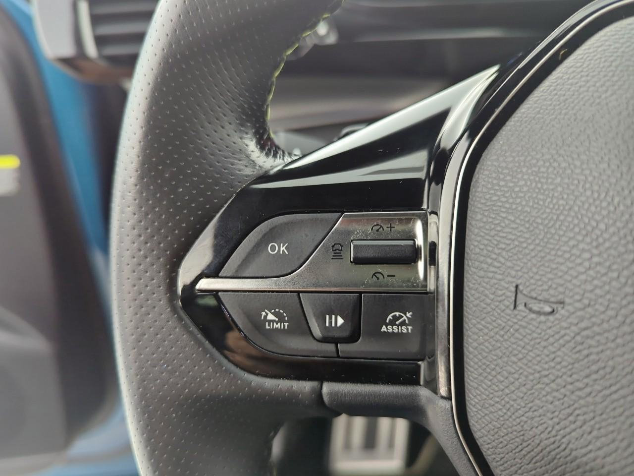 Peugeot 408 phev 225 e-eat8 gt — photo 21