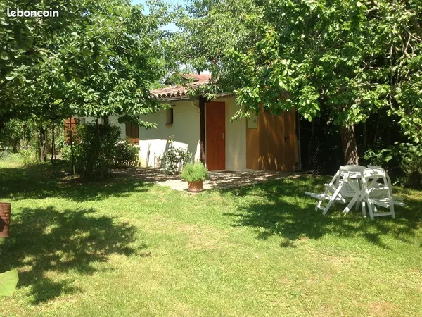 Bientôt disponible - Maisonnette T2 indépendante avec grand extérieur à 5 min a pied de Lavaur