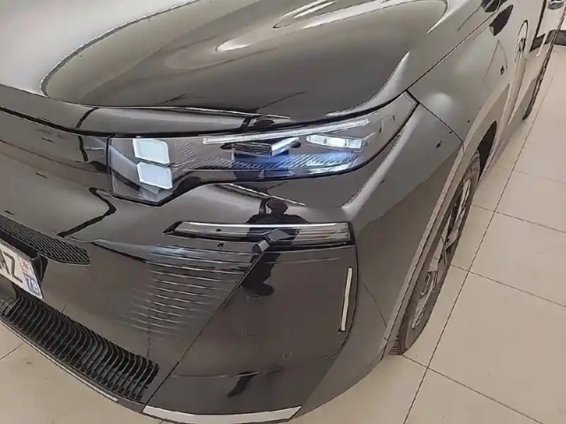 Citroën C5 Aircross hybride 145 ch e-dcs6 — photo 39