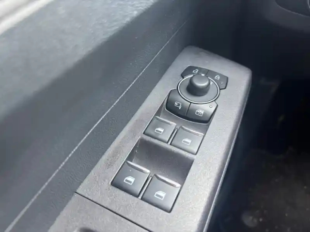 Ford Tourneo courier 136ch 46kwh active — photo 6