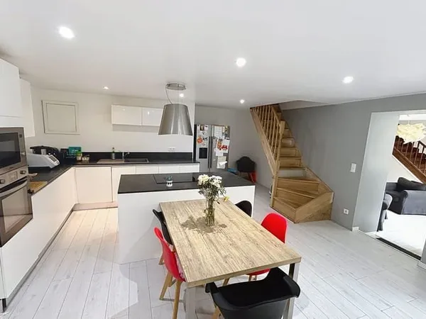 Maison 8 pièces 195 m²