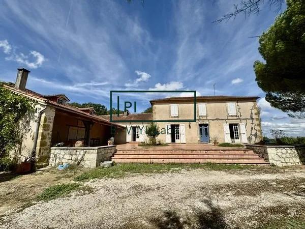 Grande maison Gasconne, terrain 18470 m2 à 10 minutes d'Auch
