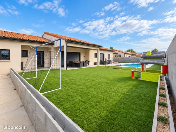 Maison plain pied avec piscine