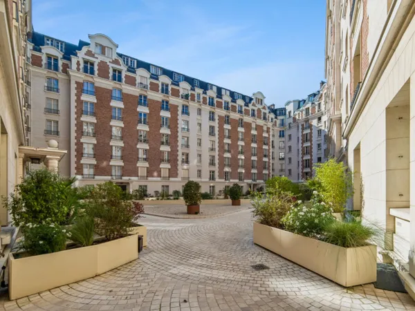Appartement familial traversant en étage élevé avec 4 chambres