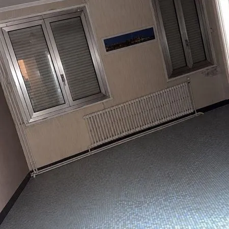 Location t1