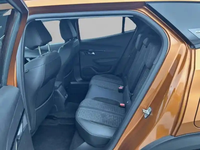 Peugeot 2008 puretech 130 s&amp;s eat8 — photo 12