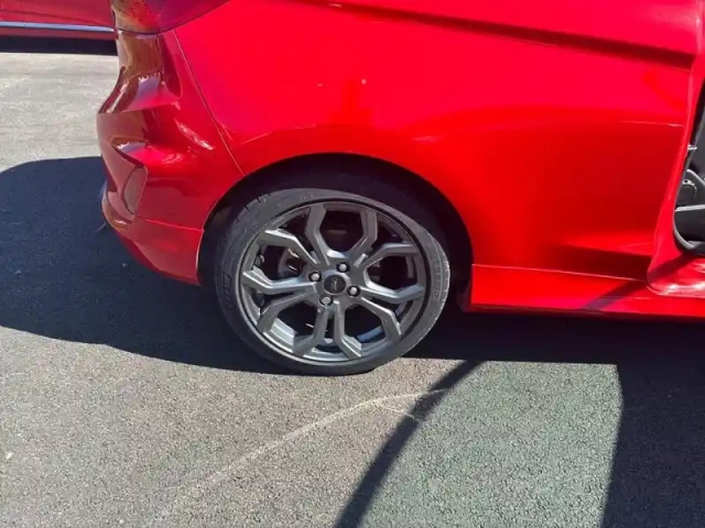 Ford Fiesta 1.0 ecoboost 100ch stop&amp;start st line 3p — photo 11