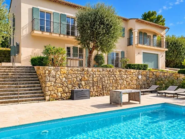 Maison 5 pièces 266 m²