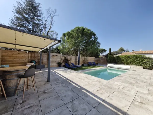 Villa familiale de 154m2 rénovée avec piscine chauffée et vue nature Exclusivité Sussargues
