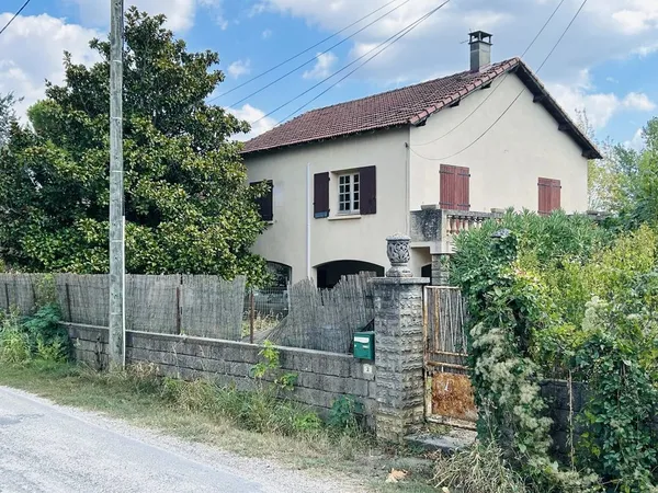 SUPERBE ENSEMBLE IMMOBILIER AVEC DEUX APPARTEMENTS INDEPENDANT,