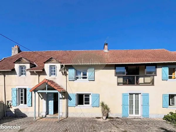 Maison 7 pièces 215 m²