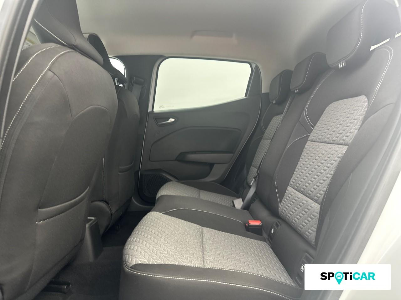 Renault Clio 1.6 e-tech hybride 145ch evolution — photo 10