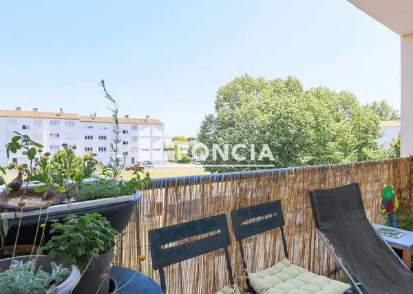 Appartement T3 avec balcon et garage - Rochefort