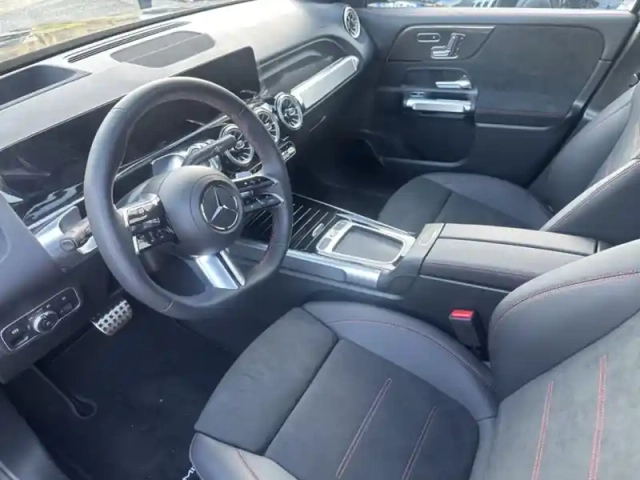Mercedes Glb 200 d amg line — photo 20