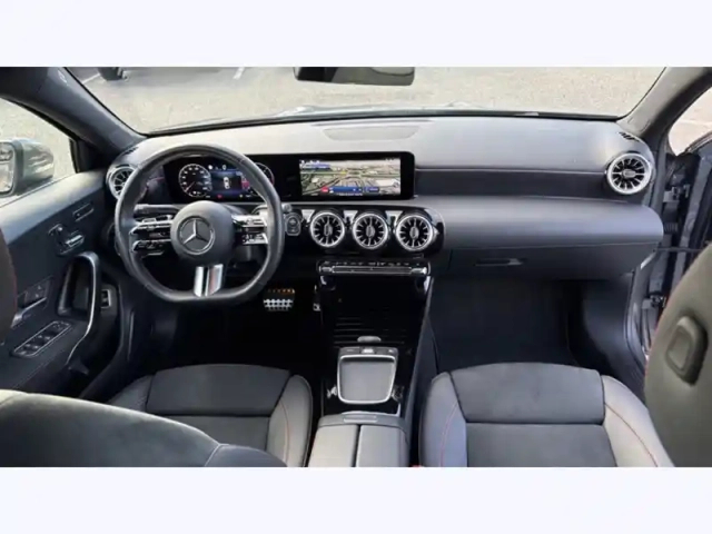 Mercedes Classe A 200 d berline amg line — photo 11