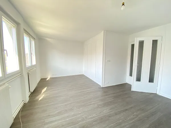 À LOUER - POISSY - 2 PIÈCES DE 44 M2