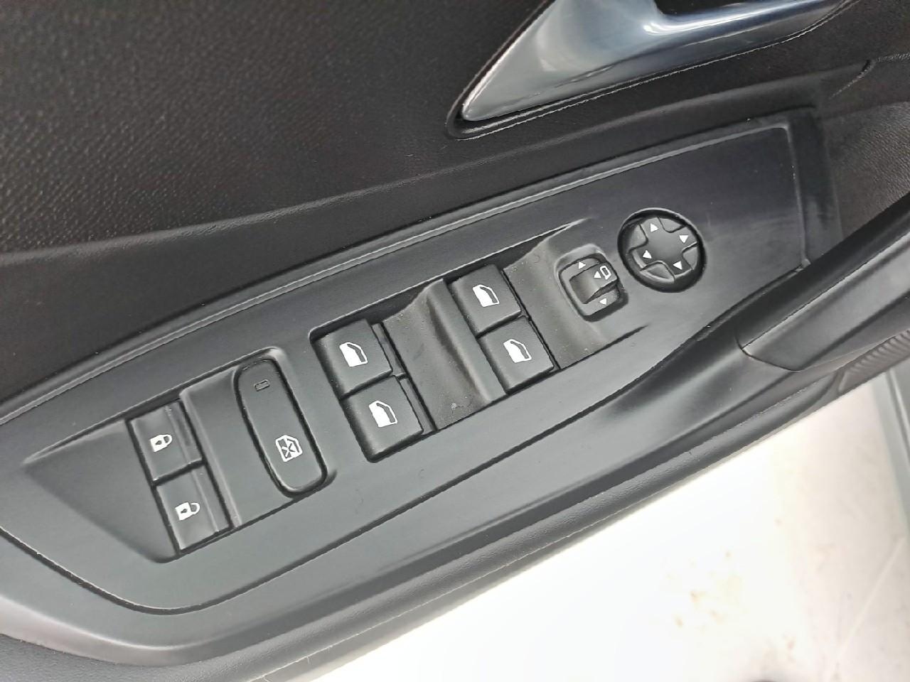 Peugeot 308 sw hybrid 145 e-dcs6 allure — photo 21