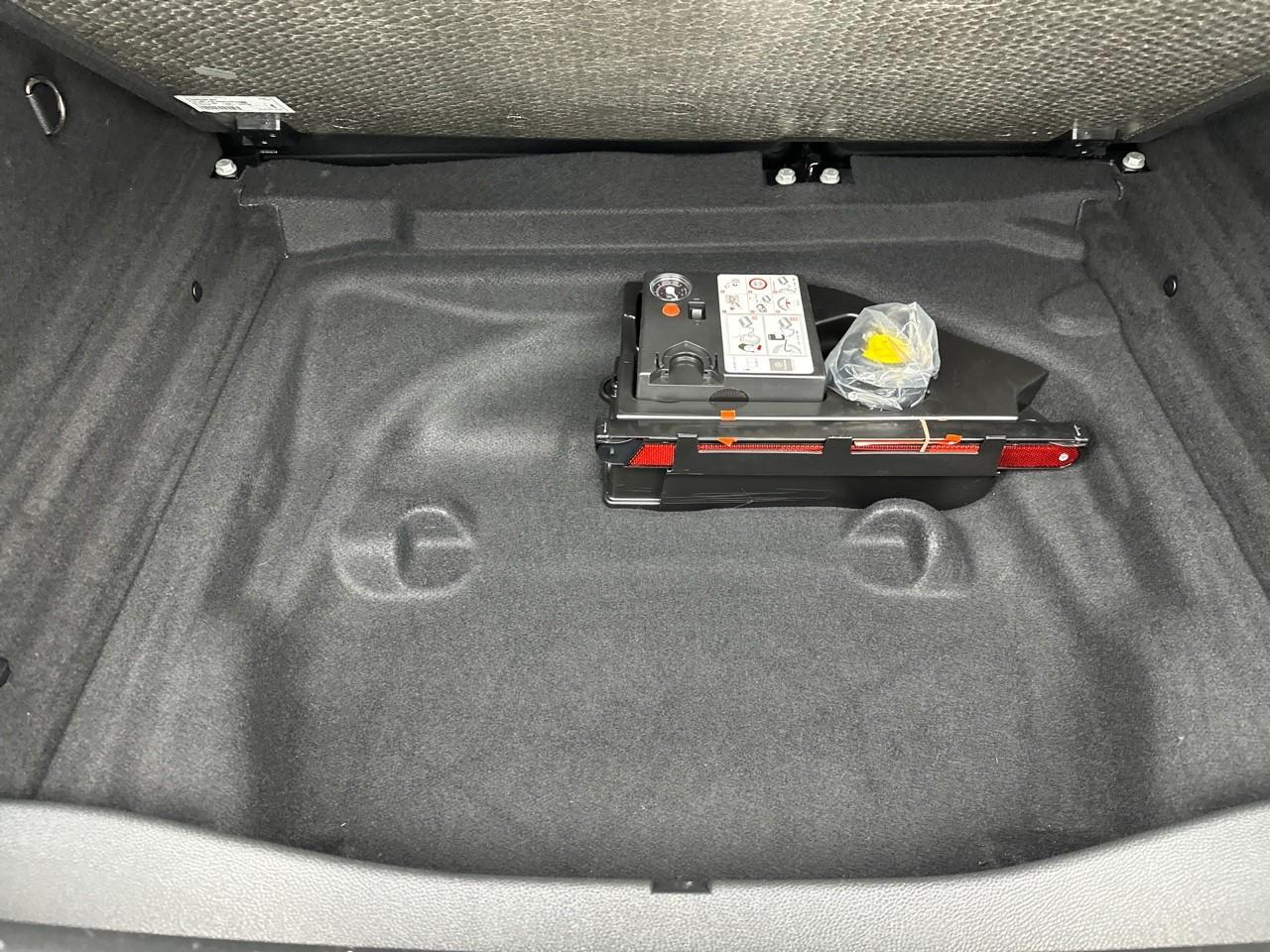 Mercedes Gla 180 sensation 7-g dct a — photo 35